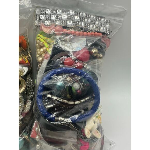 6 lb Lot of Vintage to Modern Junk Jewelry Crafting, Harvest, Repurpose, Repair - Picture 5 of 7